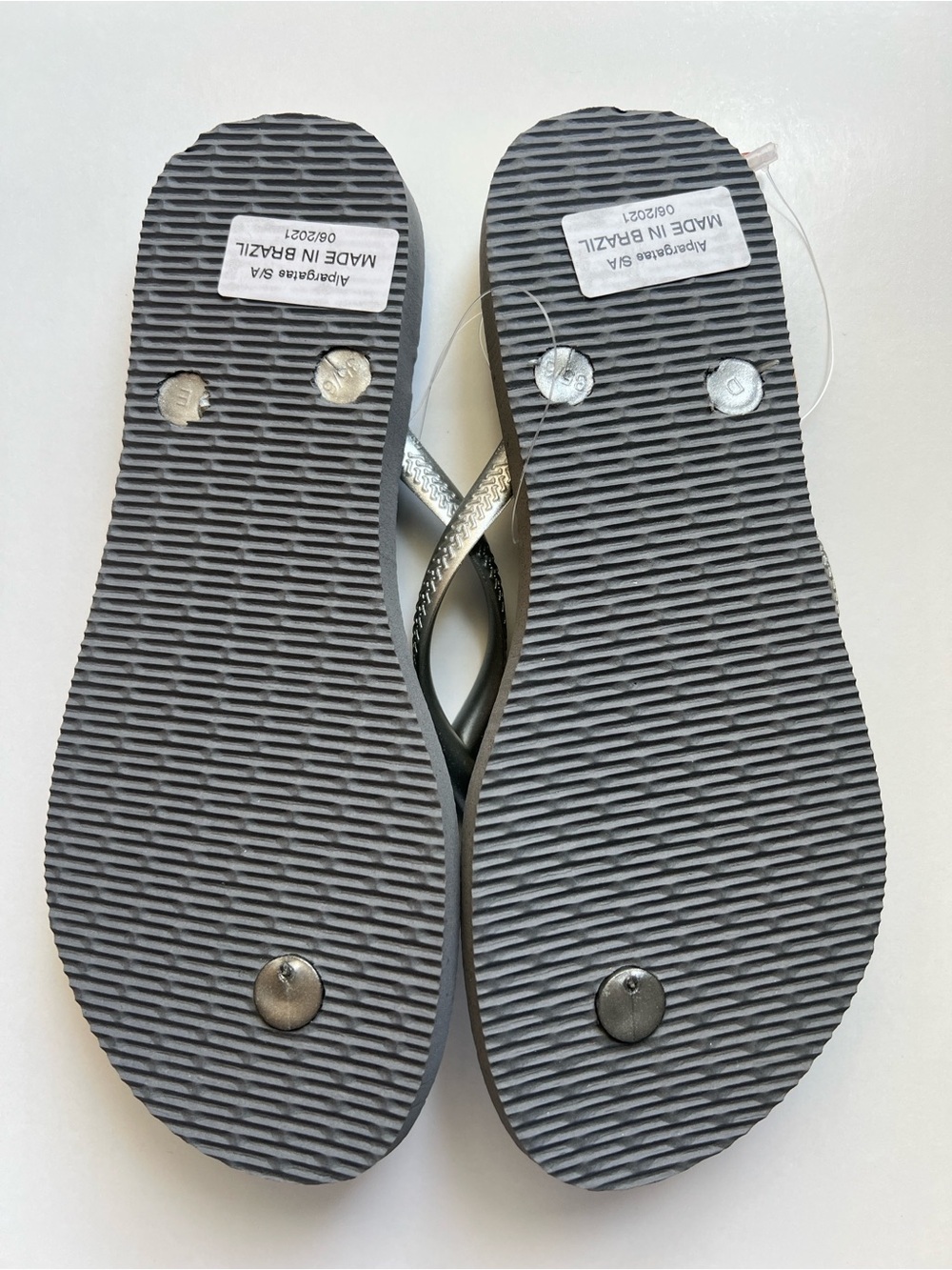 Havaianas Women's Slim Sandals / Rubber Silver Metallic Strap Flip Flop Sz 6-6.5 - Picture 13 of 16